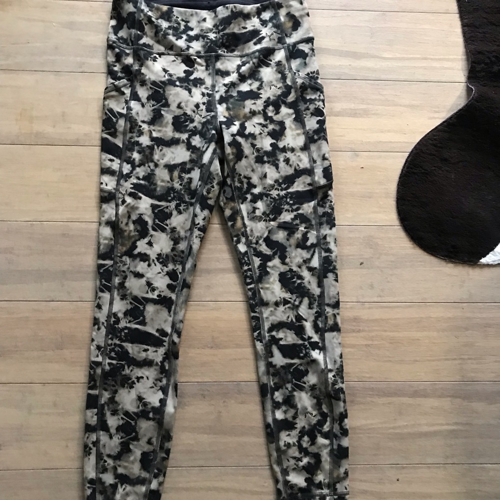 LOW PRICE MOVING- LULULEMON RARE $169 + tax retail leggings
